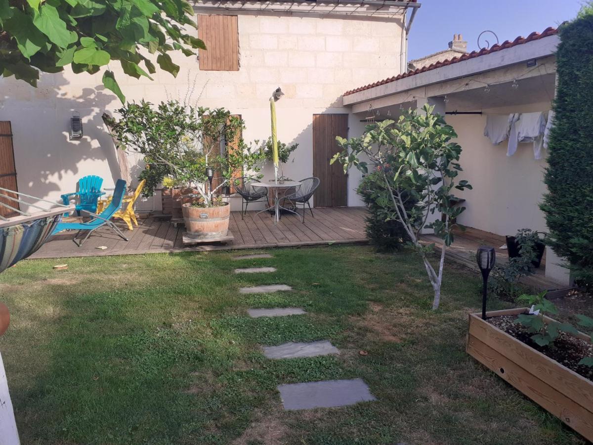 Chez Jeanfi Bed & Breakfast Fronsac  Exterior foto