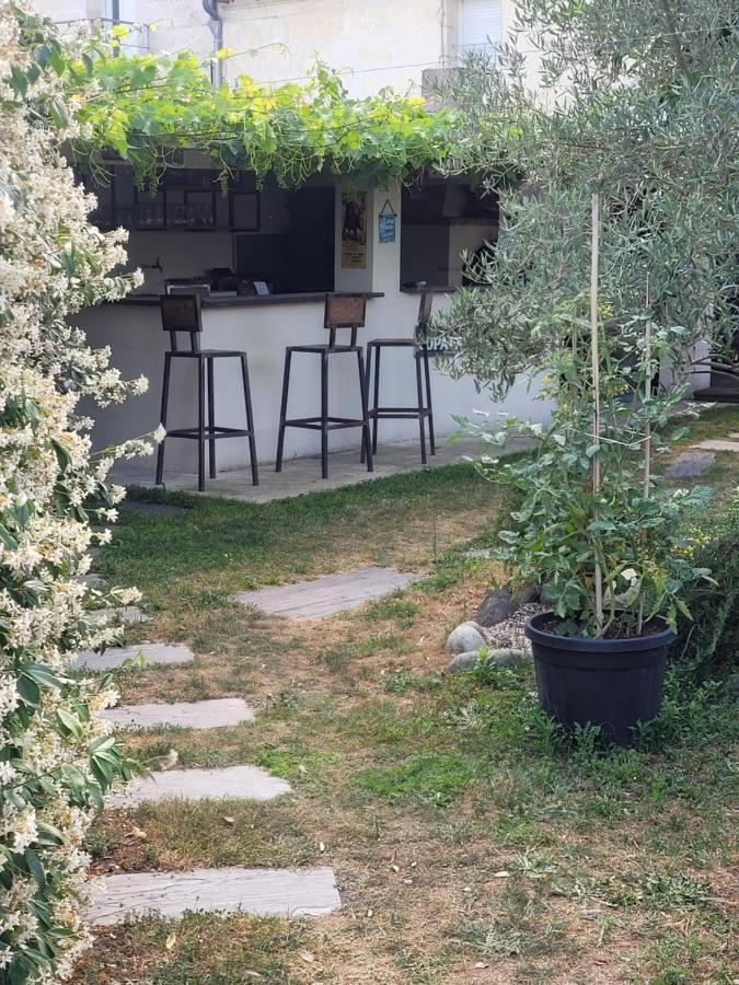 Chez Jeanfi Bed & Breakfast Fronsac  Exterior foto